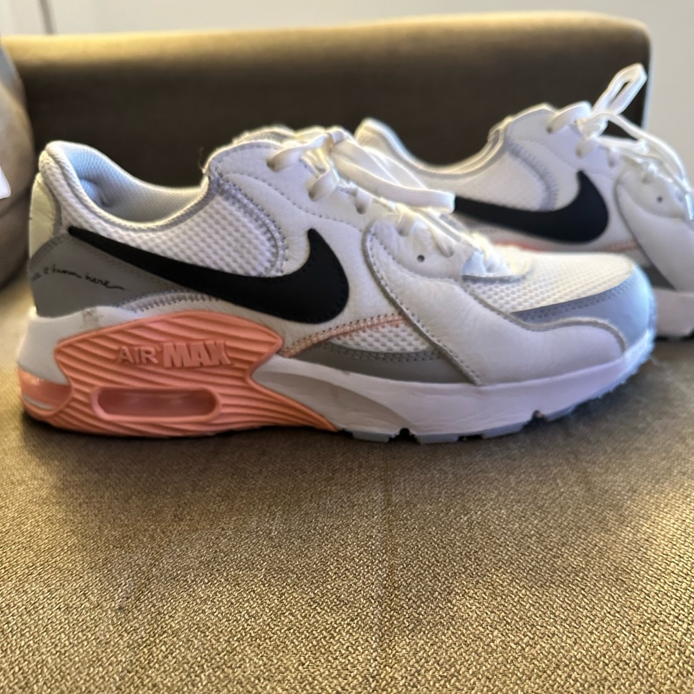 Nike air max 8.5 salmon colored with white and grey